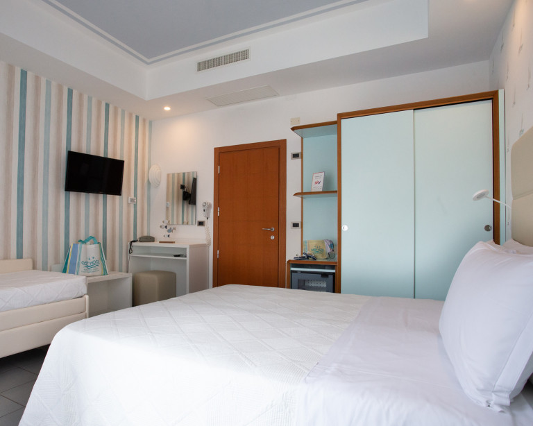 media.Slide_SuperiorTripla_2HotelGaby_Rimini