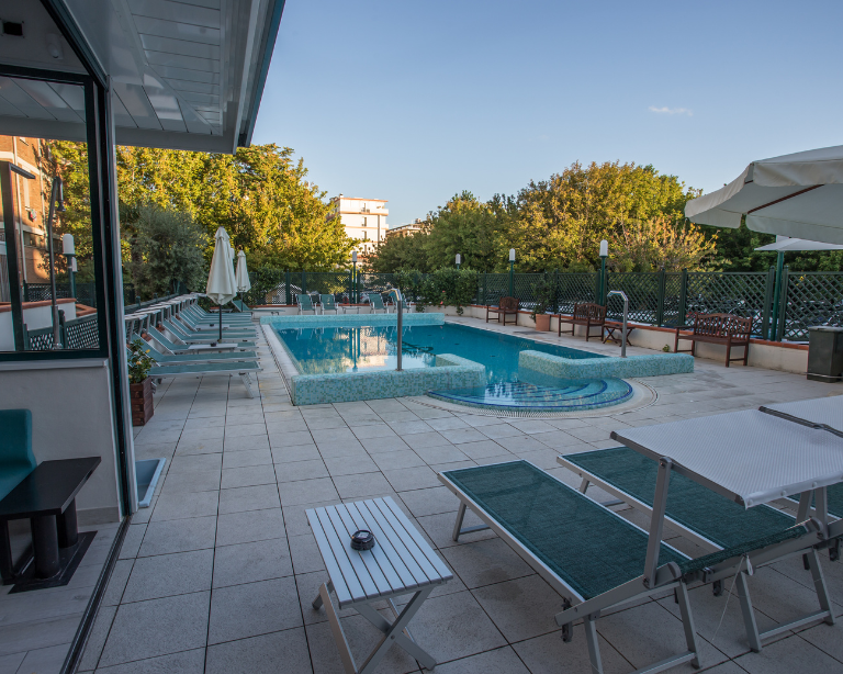 media.piscina_solarium