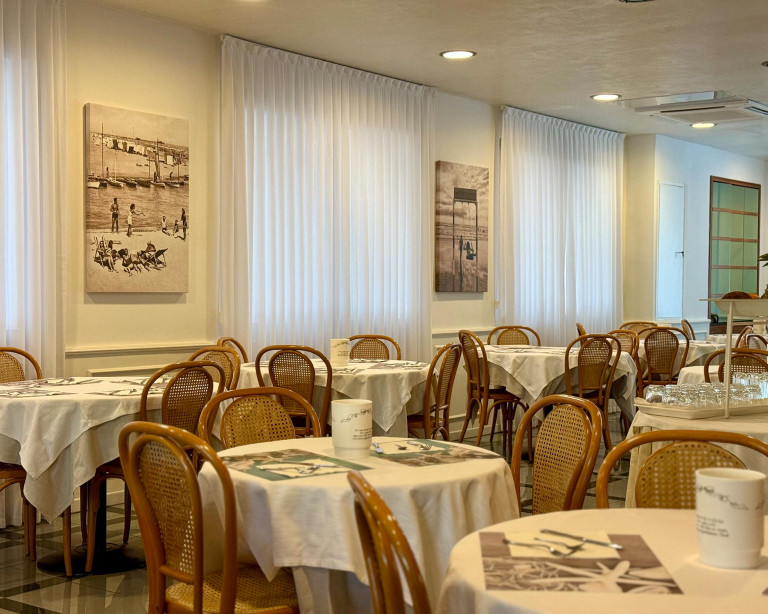 media.Colaz_Gallery-IMG_4446